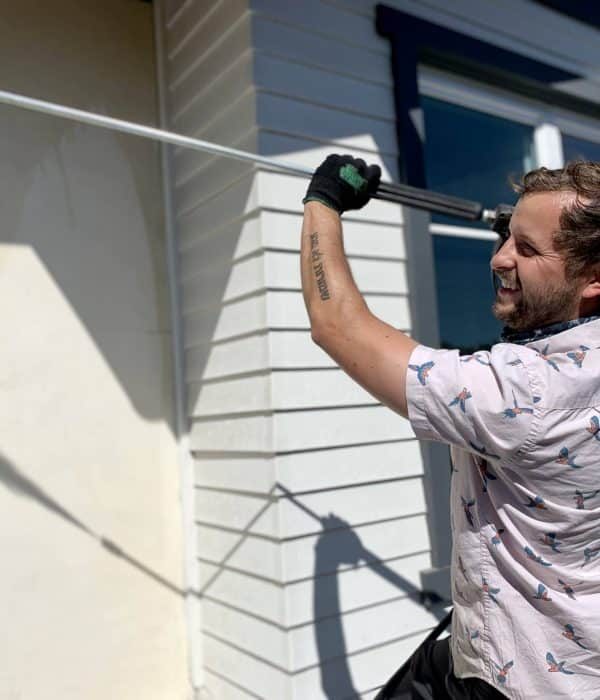 Professional window cleaning services near me in Los Angeles County, CA, for homes and businesses